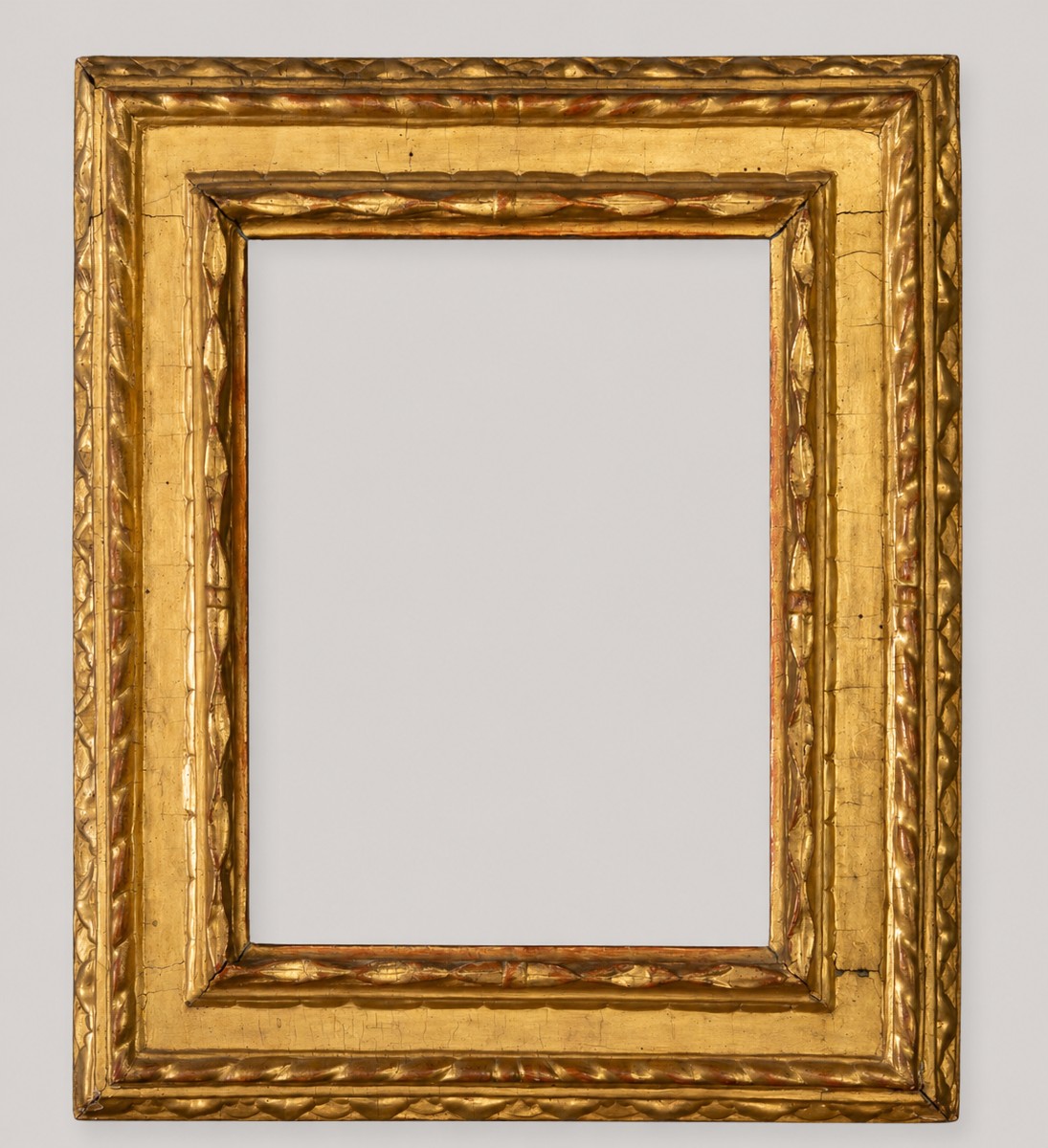 Early 17th-century Italian Frame Made Of Carved And Gilded Wood