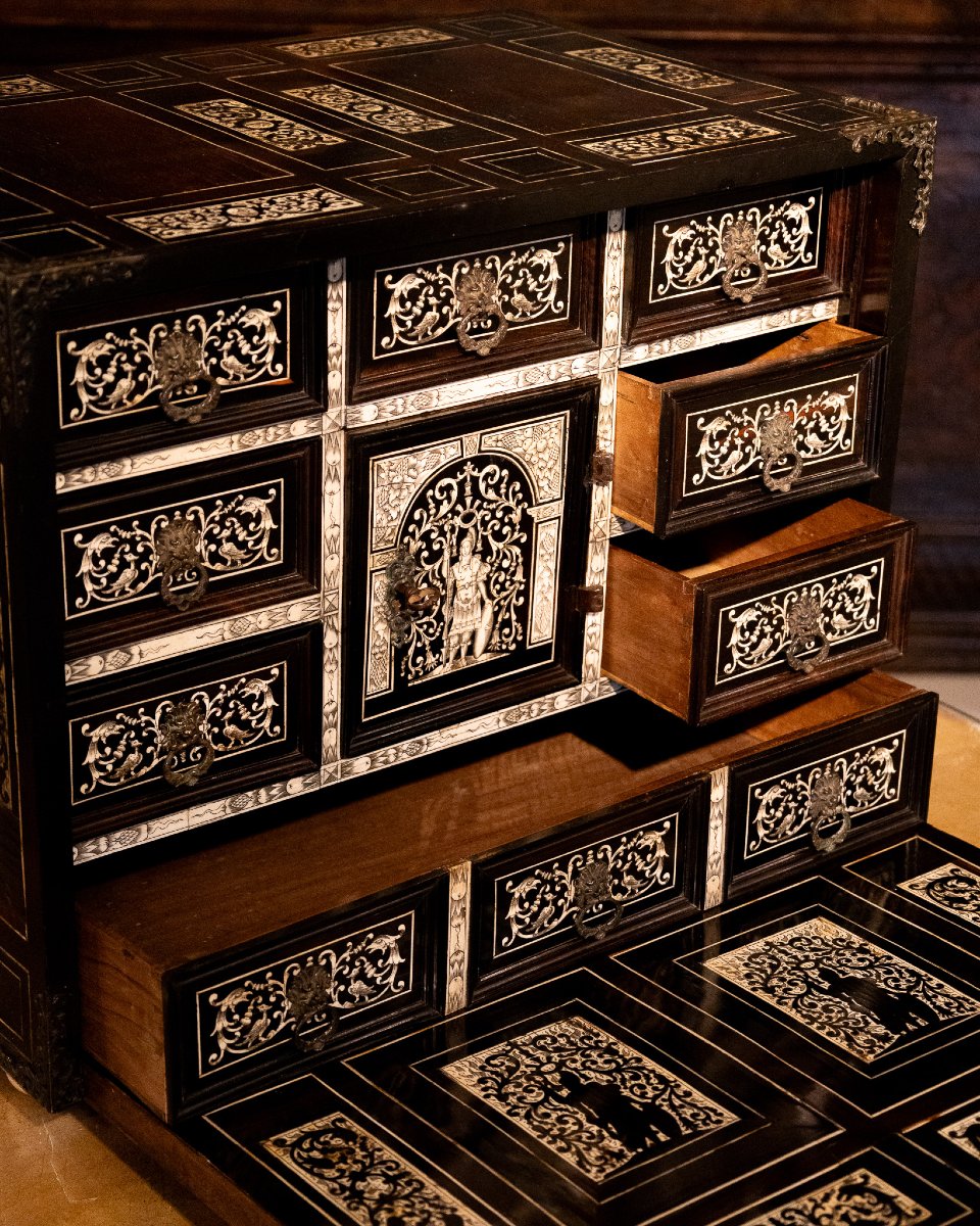 Important cabinet monétaire lombard en ébène et ivoire, époque Louis XIV, XVIIIe siècle-photo-2