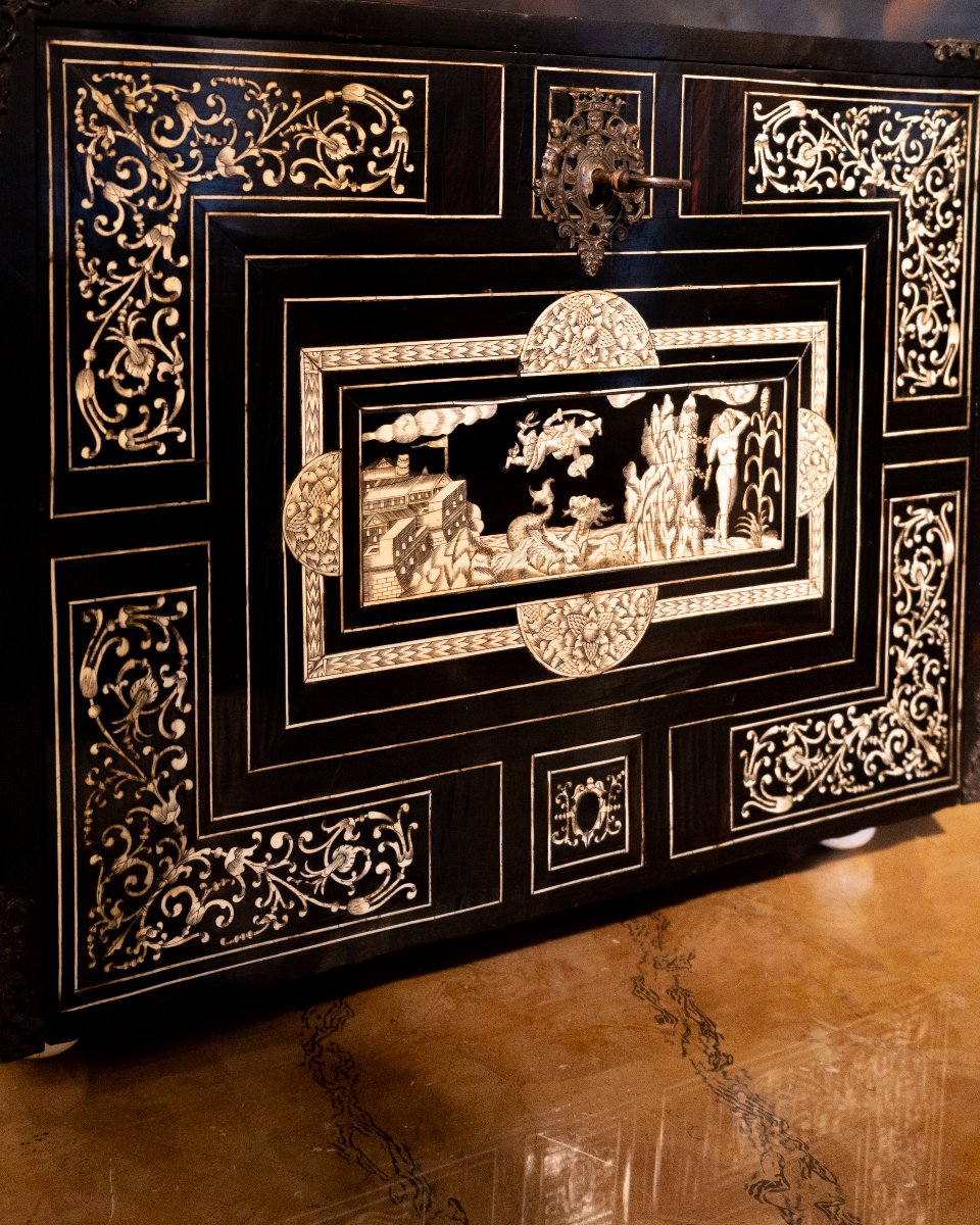 Important cabinet monétaire lombard en ébène et ivoire, époque Louis XIV, XVIIIe siècle-photo-2