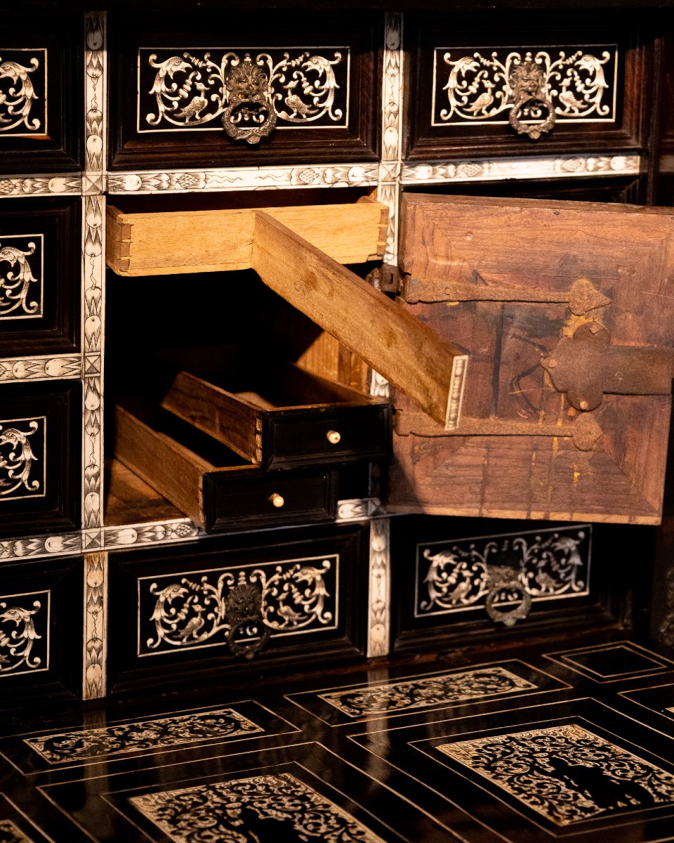 Important cabinet monétaire lombard en ébène et ivoire, époque Louis XIV, XVIIIe siècle-photo-4