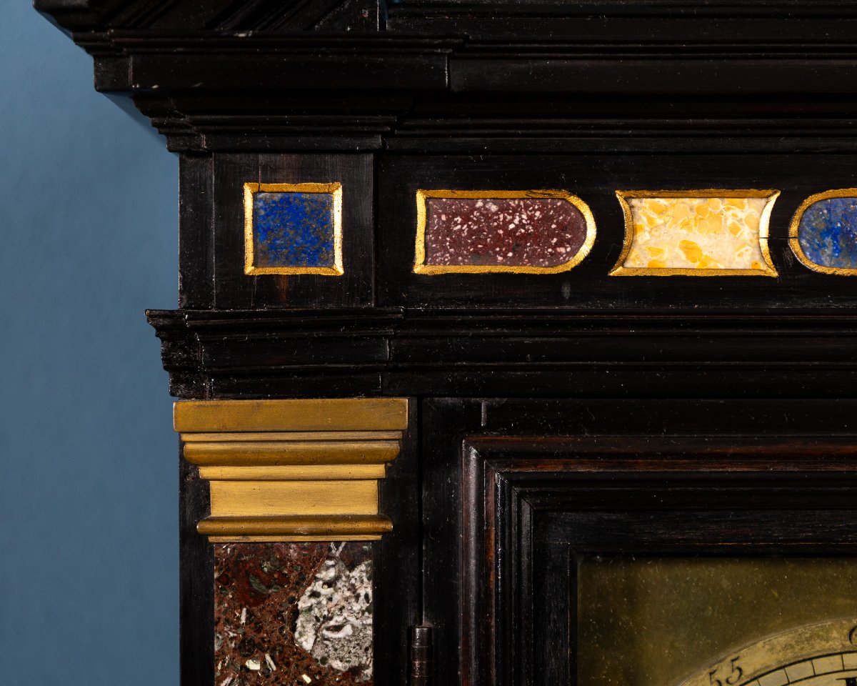 Horloge de table en ébène et incrustations de pierres semi-précieuses, Italie, XVIIIe siècle-photo-1