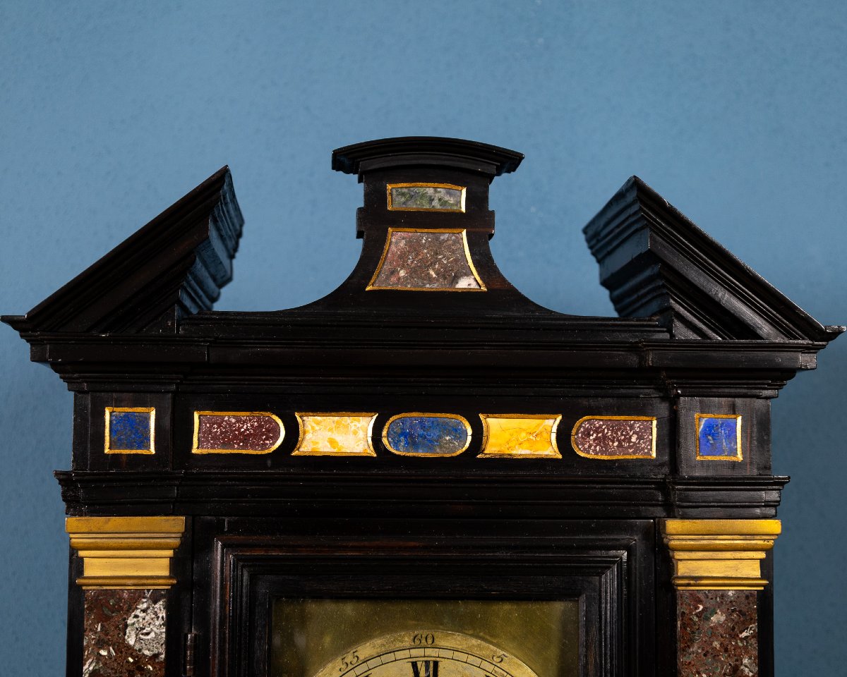 Horloge de table en ébène et incrustations de pierres semi-précieuses, Italie, XVIIIe siècle-photo-2