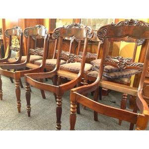 BELLE SERIE DE 8 CHAISES EN ACAJOU 
