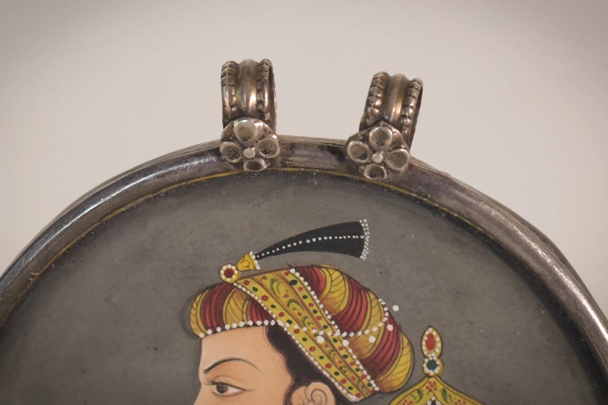 Fine Early Islamic Miniature - A Persian Prince-photo-4