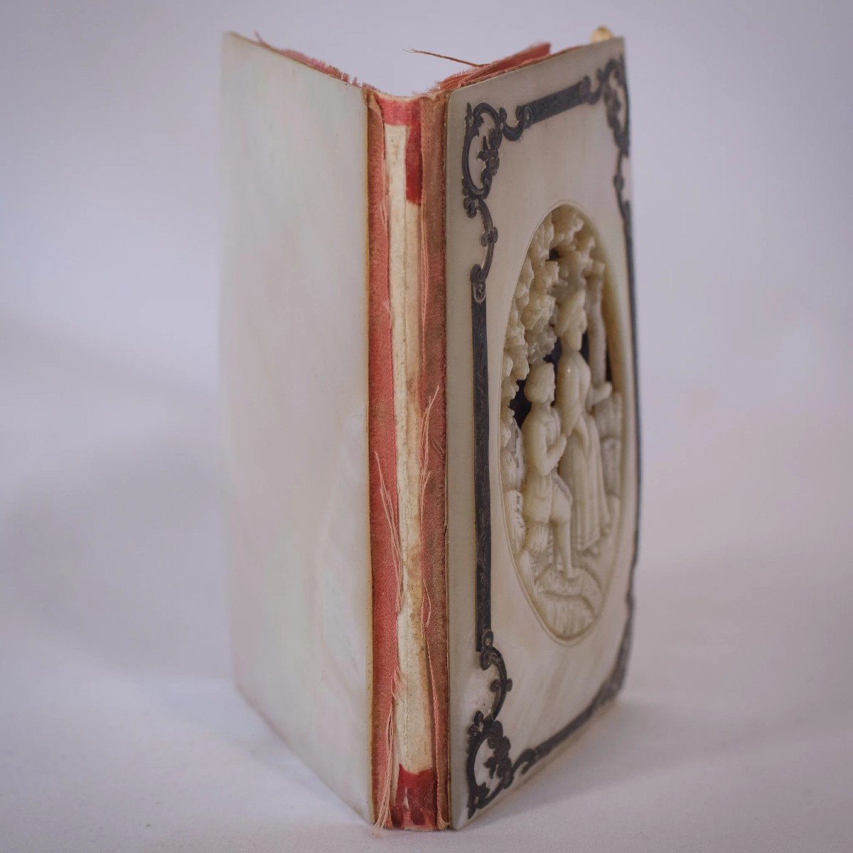 Antique - Pearl Book Cover-photo-3