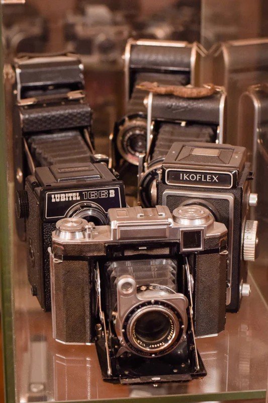 Exceptionally Rare Private Collection - 405 Vintage Cameras-photo-3