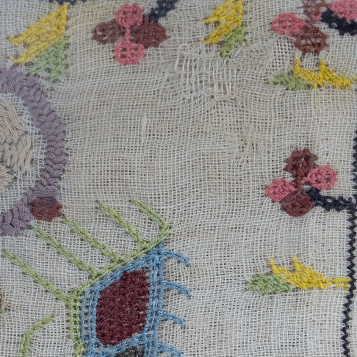 Vintage Embroidered Sampler – Hand-stitched Floral Textile-photo-2