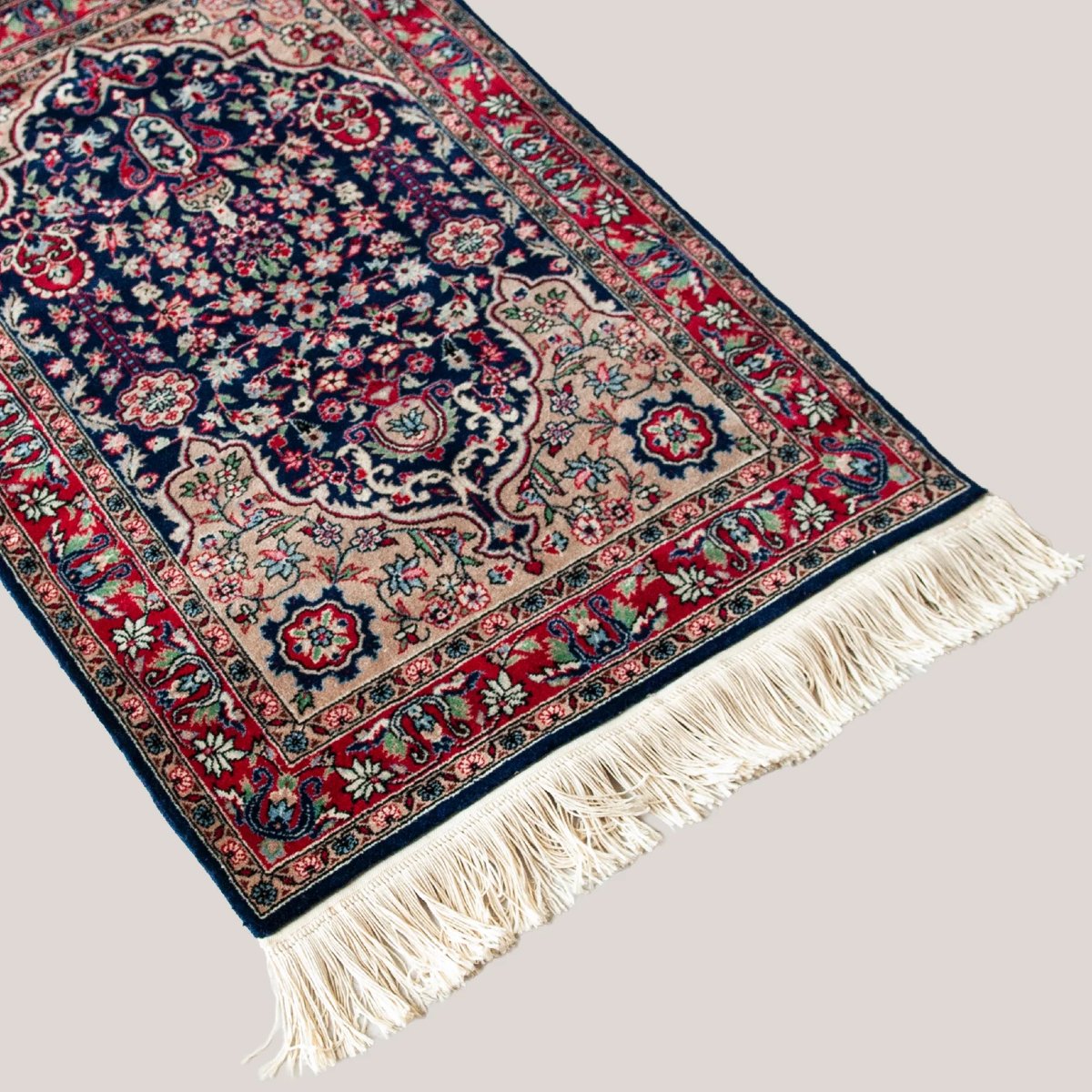 Vintage Persian-style Floral Rug – Hand-knotted Wool-photo-2
