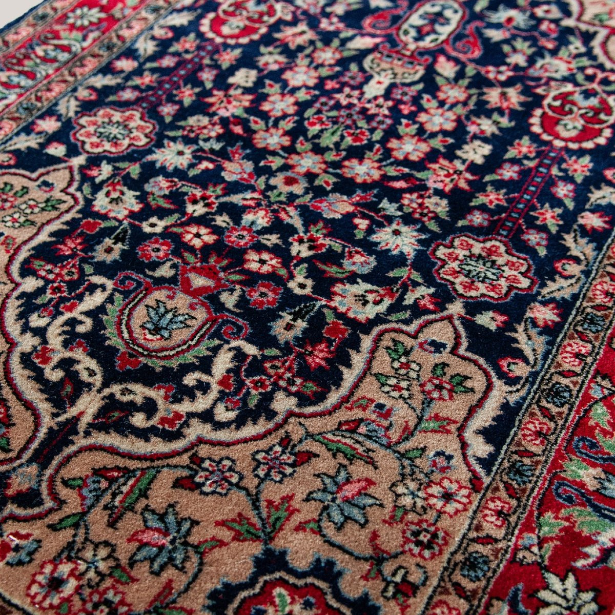 Vintage Persian-style Floral Rug – Hand-knotted Wool-photo-3