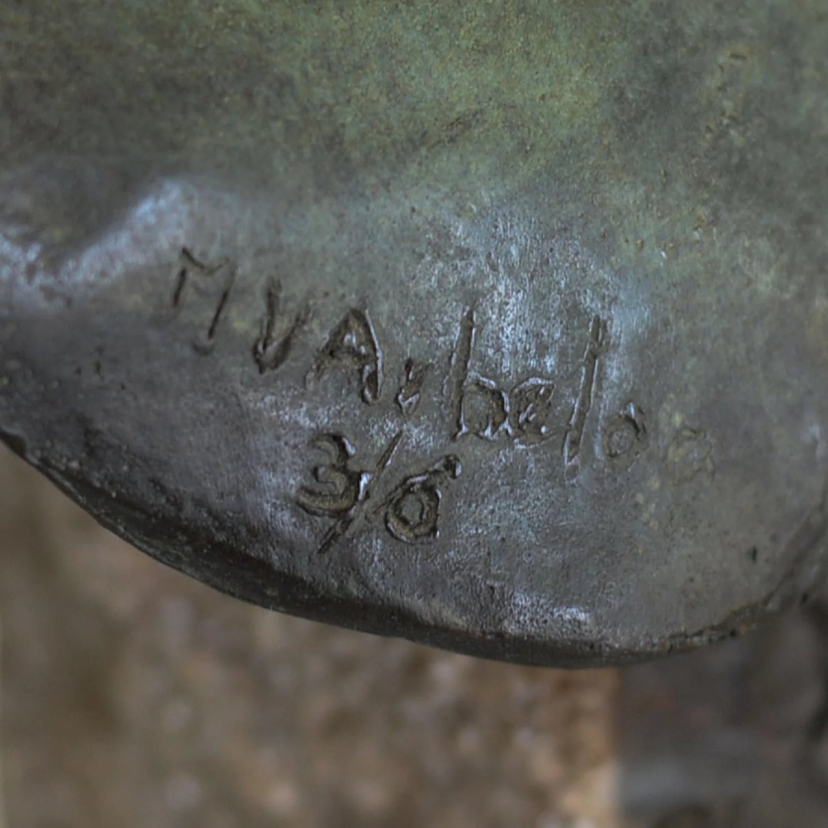 Buste féminin en bronze - Signé et numéroté-photo-6