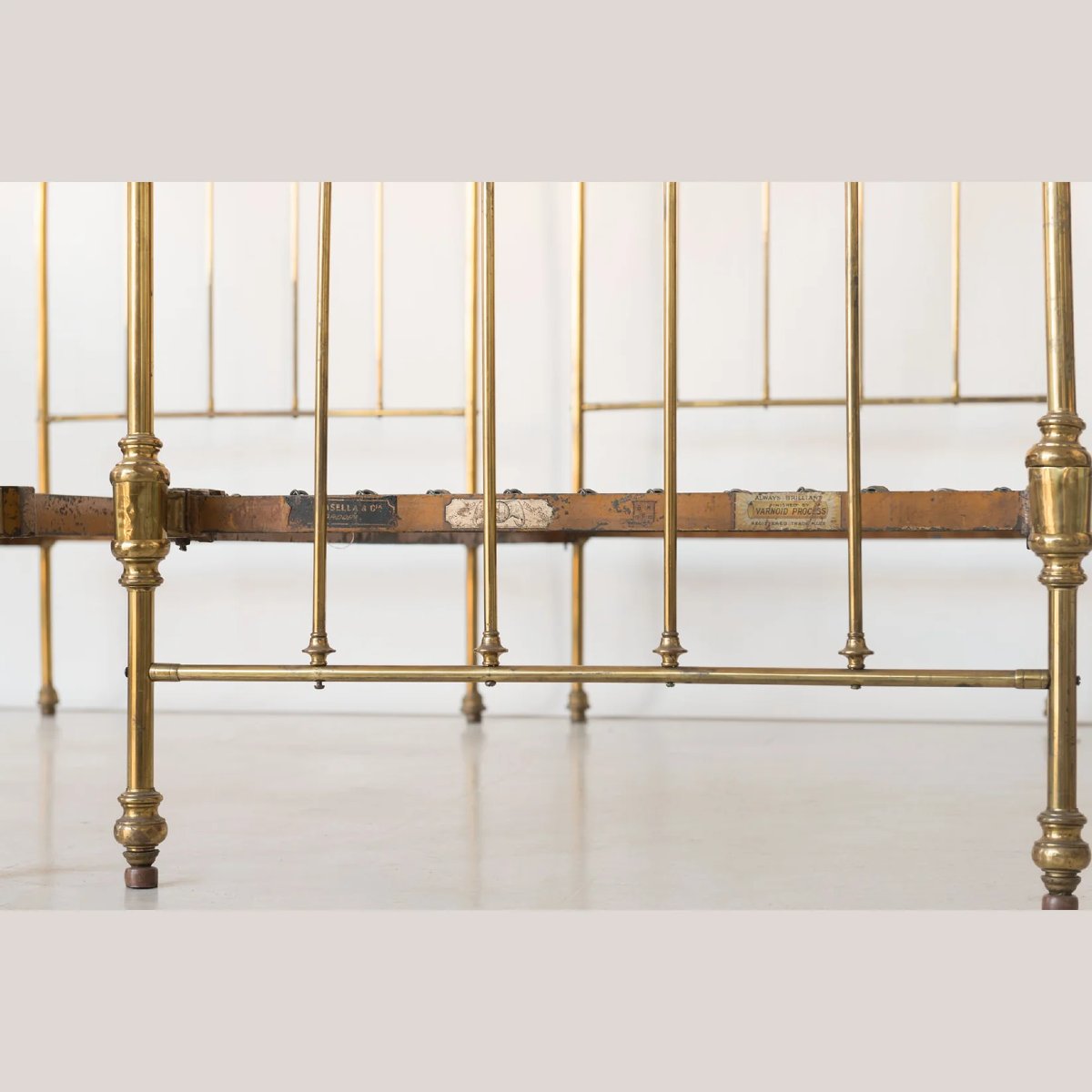 Paire de lits jumeaux anciens en laiton de style édouardien-photo-4