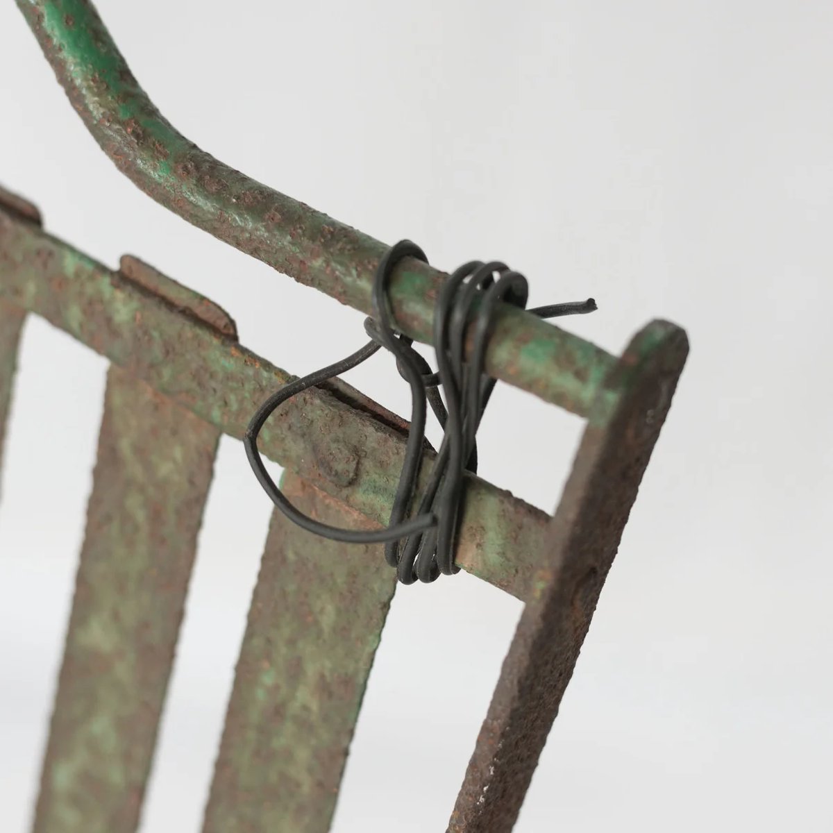 Paire de chaises de jardin anciennes en fer forgé français ou espagnol-photo-4