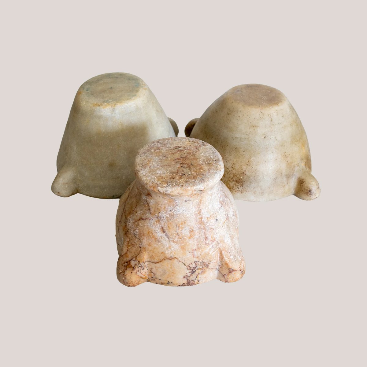 Trois mortiers en marbre – Vases en pierre des XVIIIe et XIXe siècles-photo-1