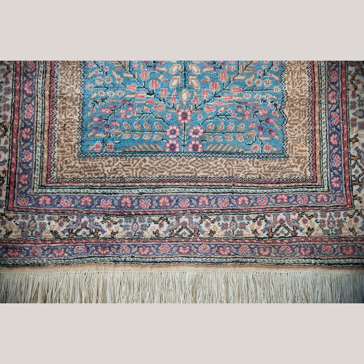 Vintage Hand-knotted Hereke Silk Prayer Rug, Tree Of Life Design – 188 × 118 Cm-photo-3