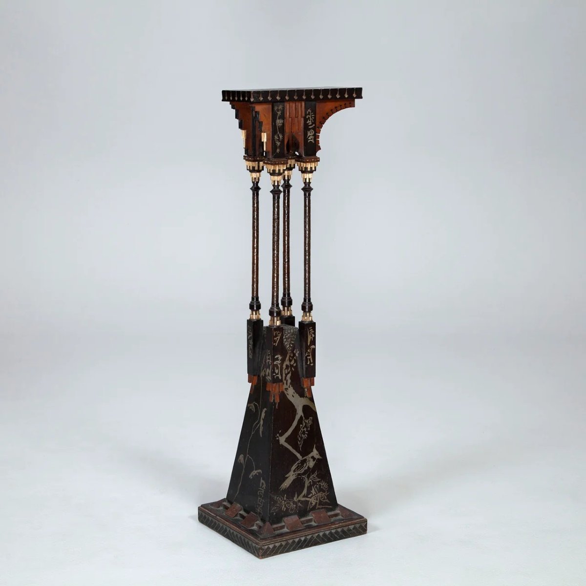 Piédestal Carlo Bugatti années 1900