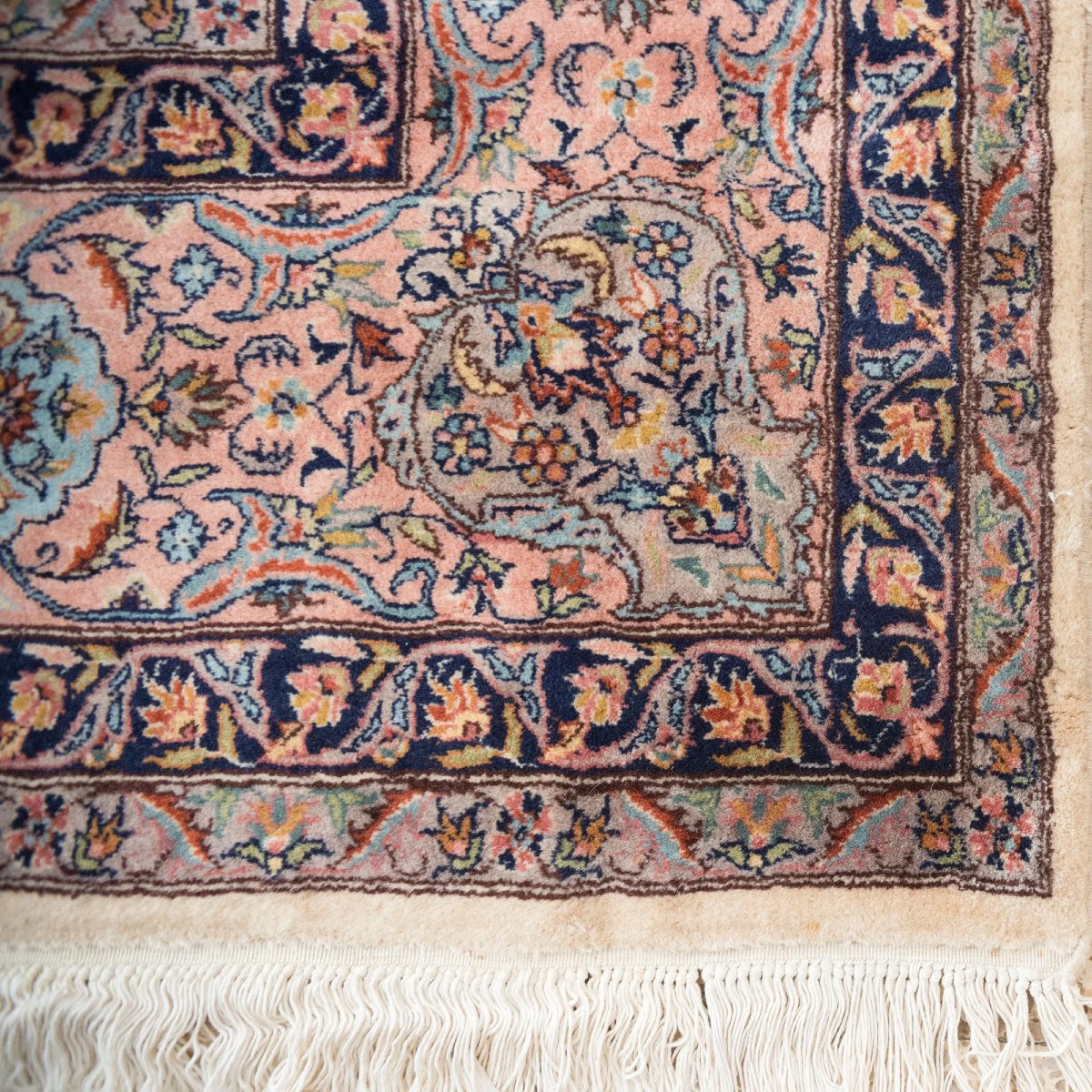 Tapis persan vintage noué à la main à motif floral – 339 × 247 cm-photo-1