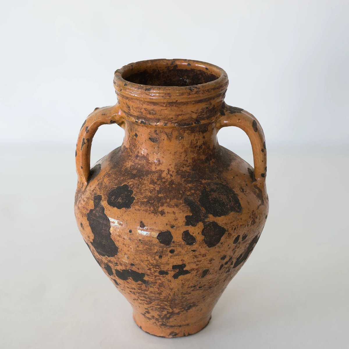Vase en terre cuite à glaçure ocre, XVIIIe ou XIXe siècle