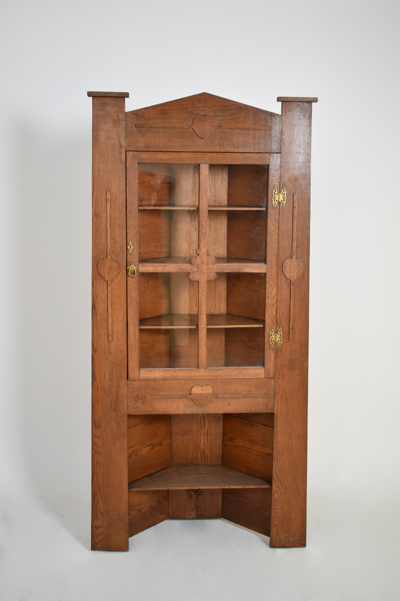 Cabinet d'Angle En Chêne Arts And Crafts, Années 1900.