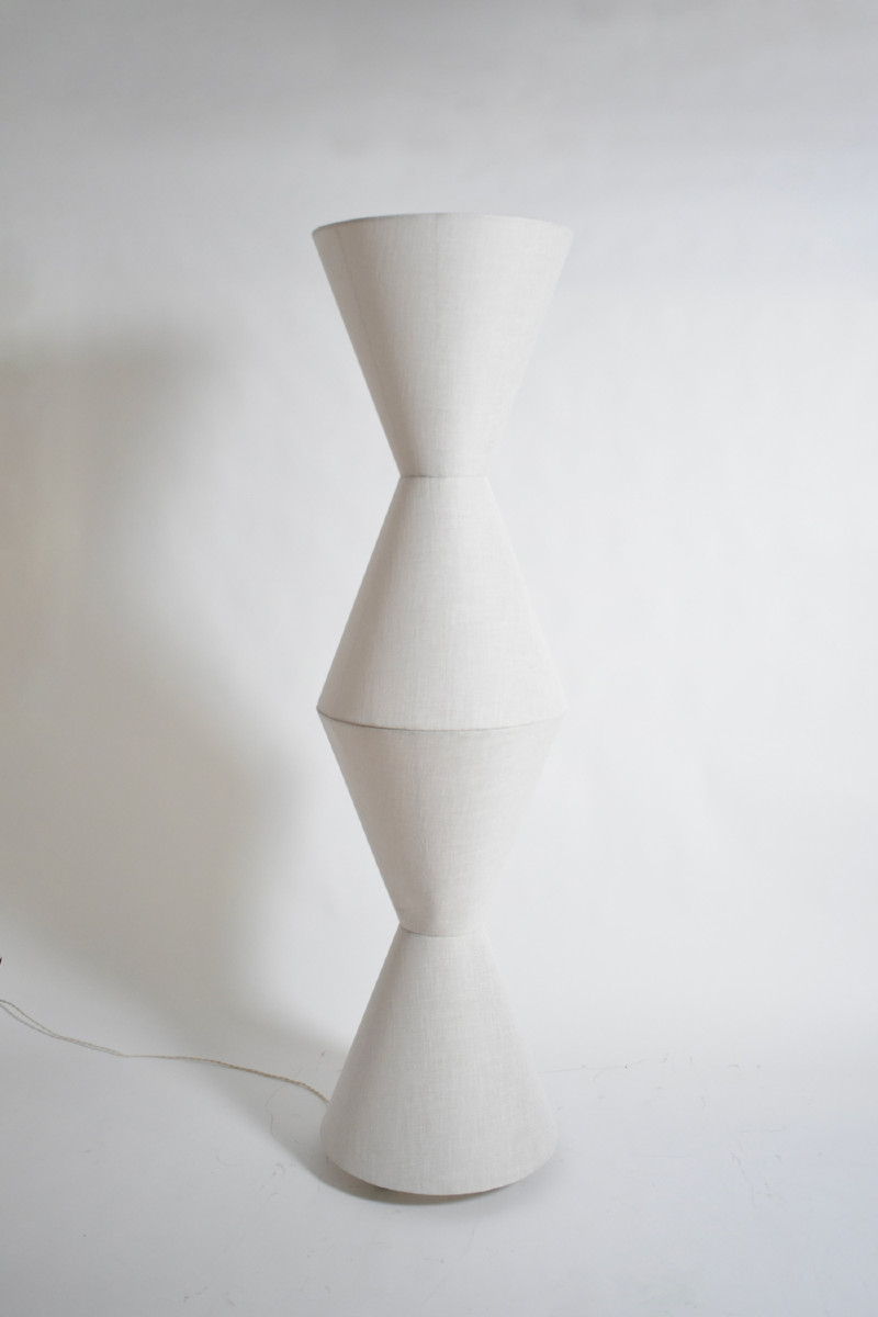 Lampadaire sur pied en tissu « Cones », années 1970.