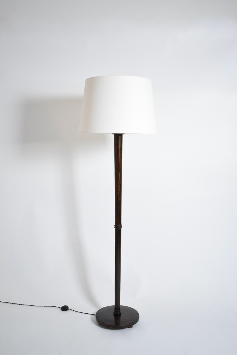 Lampadaire en bois Art déco, années 1930.