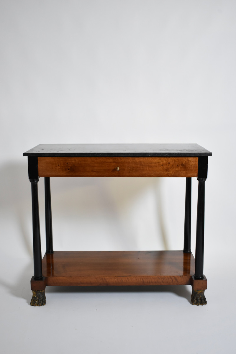 Console à pattes de lion, période Consulat, XIXᵉ siècle.