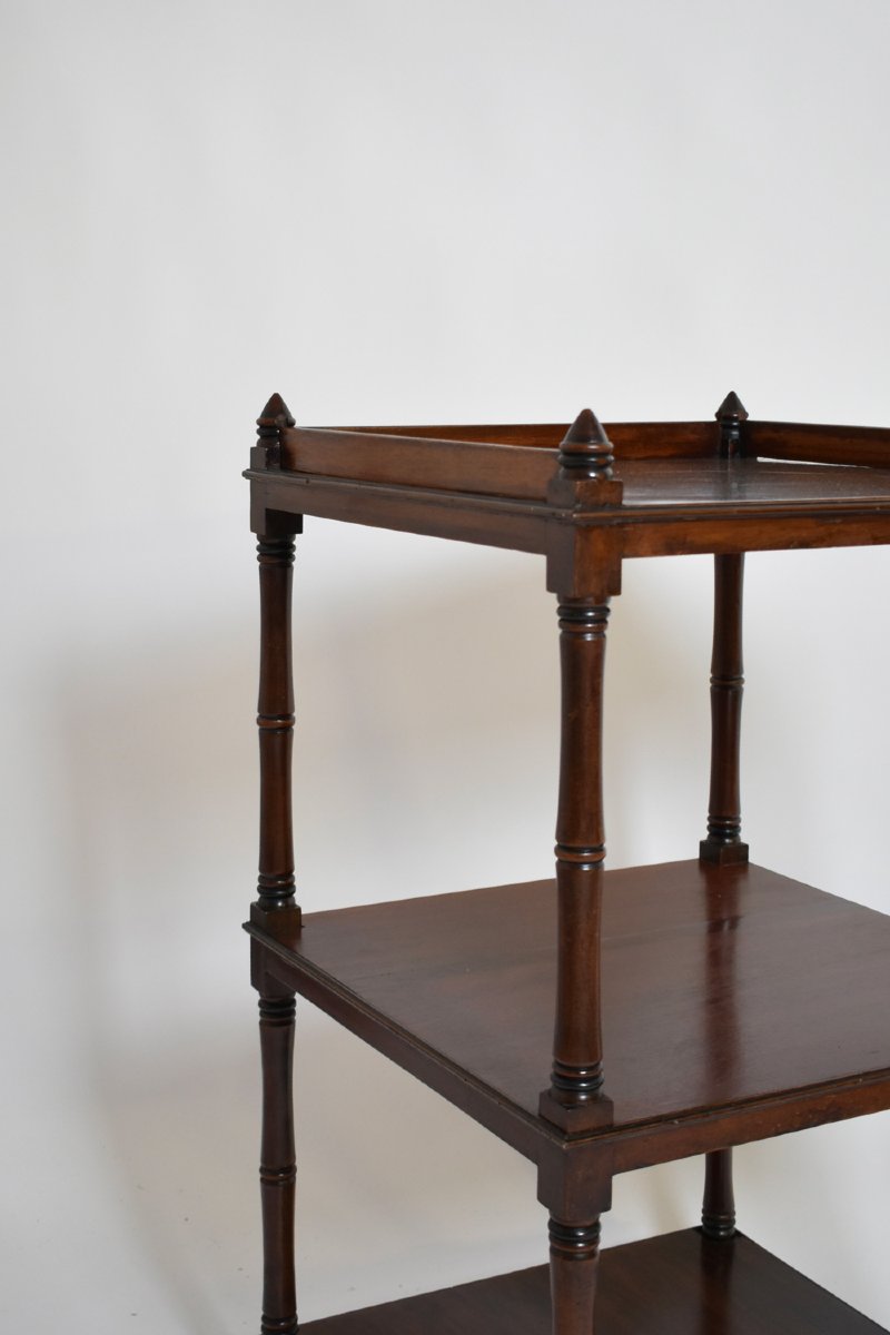 Guéridon à piédestal en forme de bibliothèque en faux bambou, années 1960.-photo-2