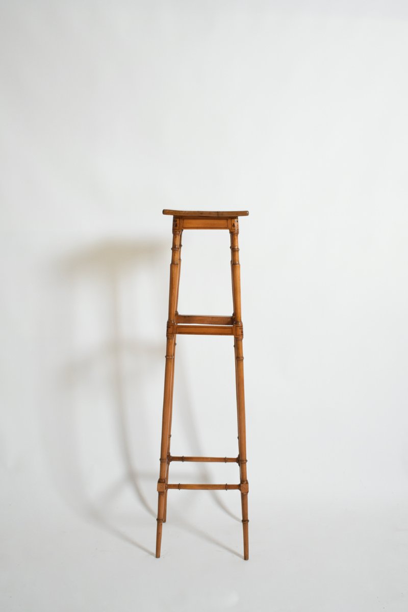 Table guéridon en bois clair imitation bambou, début du XXe siècle.-photo-4