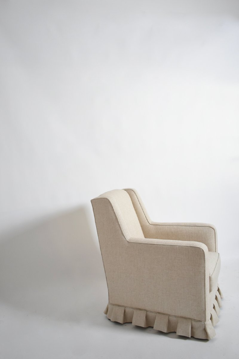 Paire de fauteuils à franges blanc cassé, années 1940.-photo-3