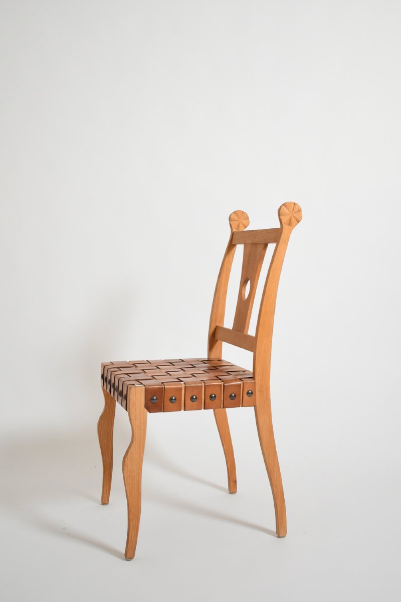 Paire de chaises étrusques en chêne et cuir, années 1970.-photo-4