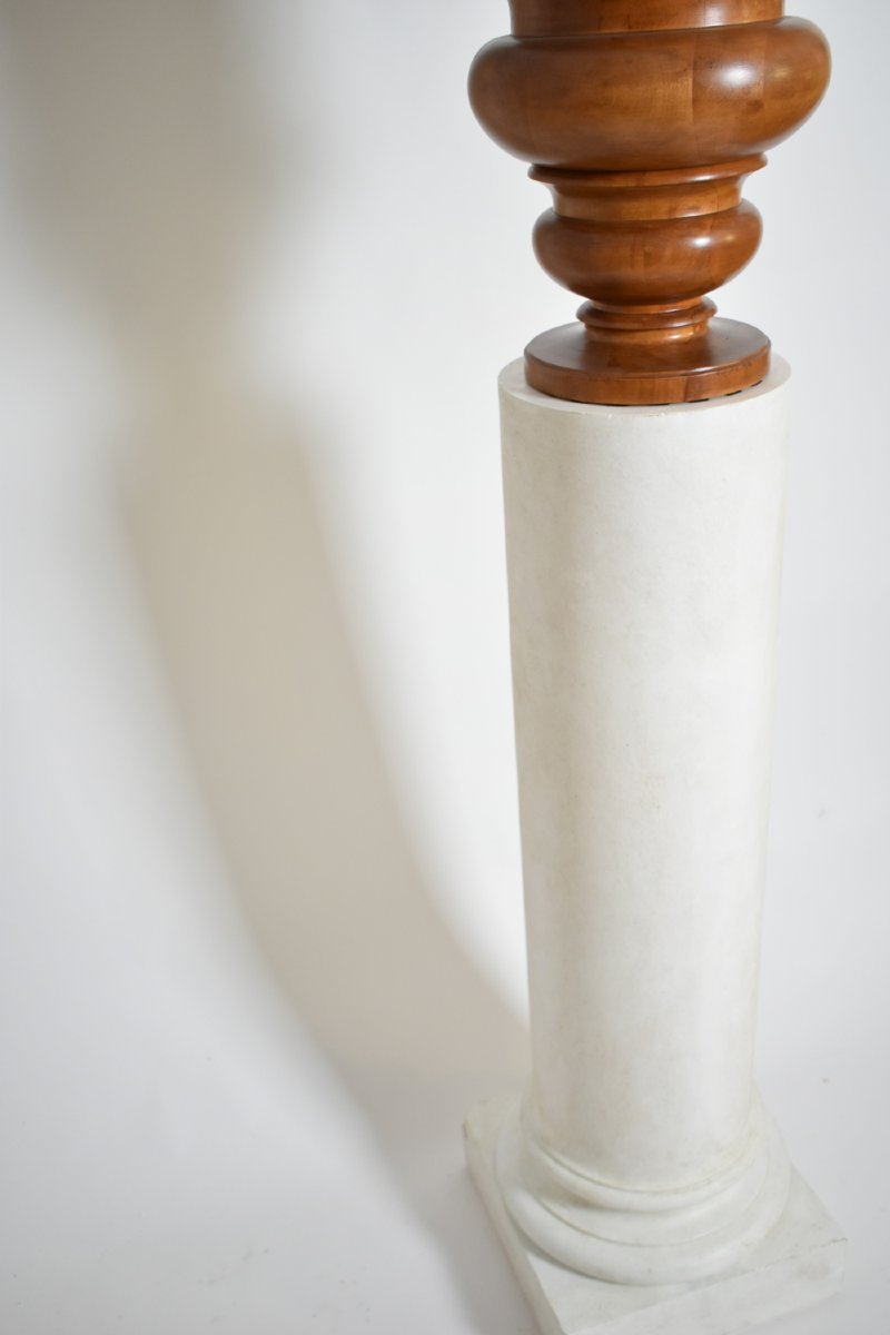 Pair Of Plaster Columns And Wooden Lamps Vases.-photo-1