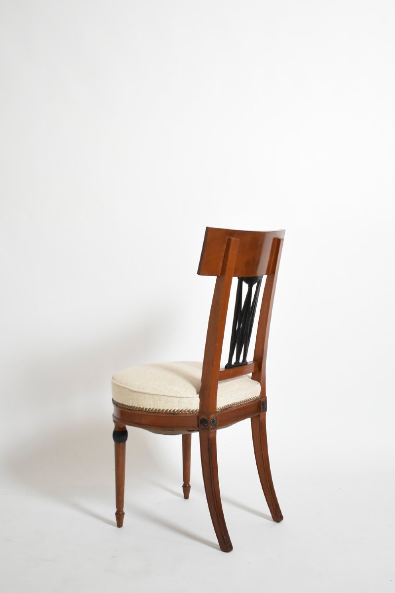 Ensemble de quatre chaises néoclassiques des années 1920.-photo-3