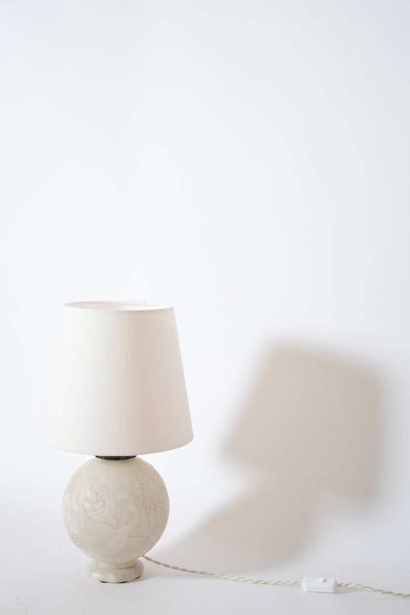 Lampe boule en albâtre gravé, années 1930.-photo-3