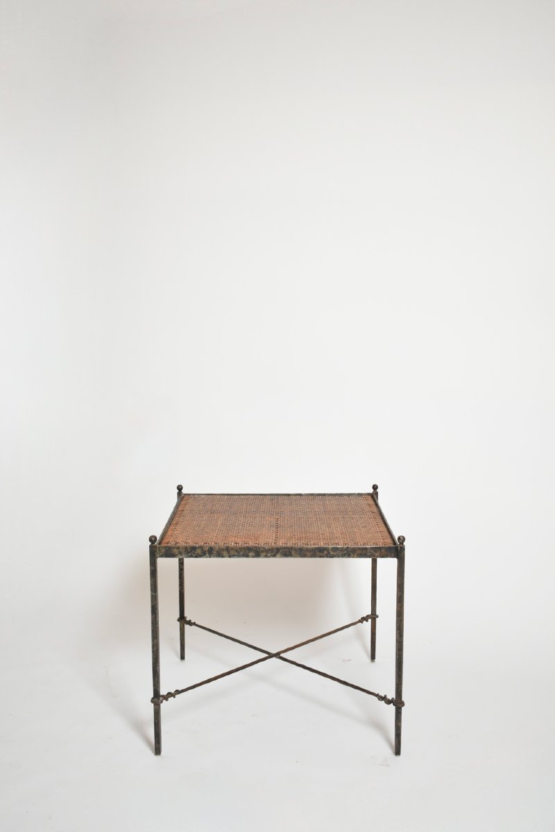Paire de tables d’appoint en fer forgé et osier, années 1970.-photo-2