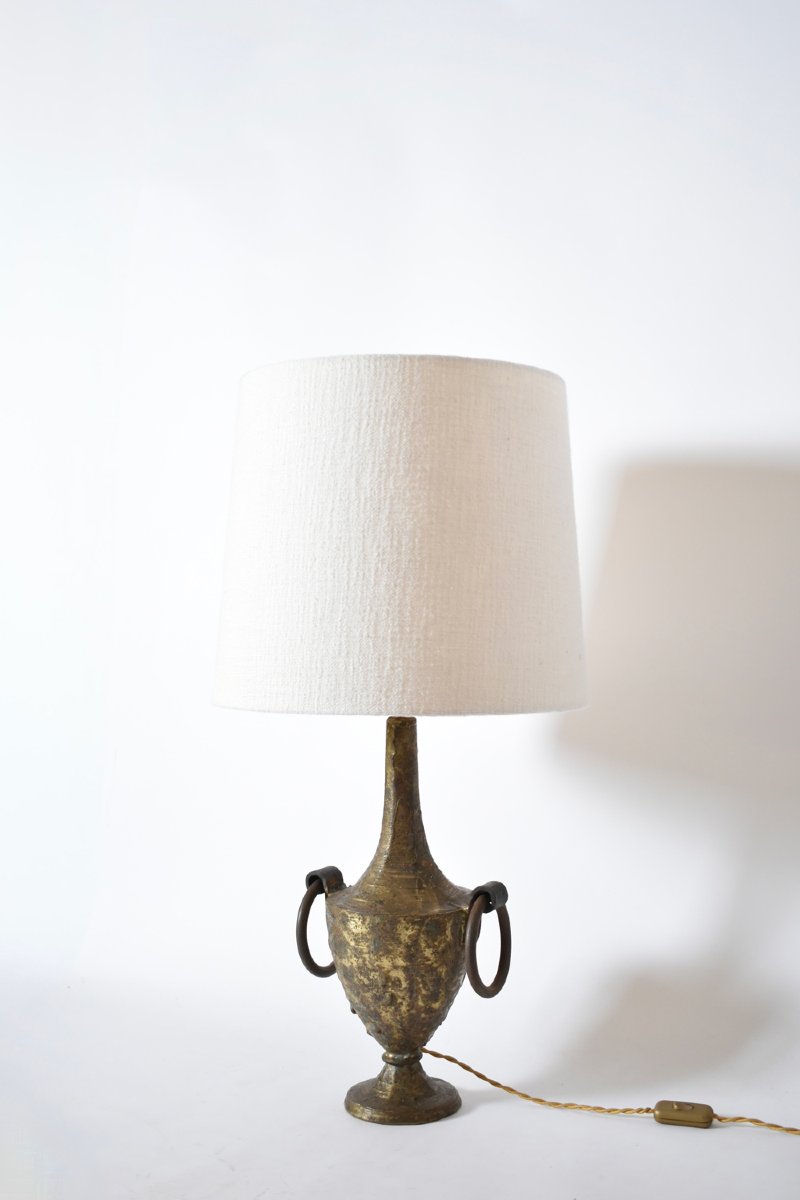 Lampe Max Bré en fer doré sur piédestal, années 1970.