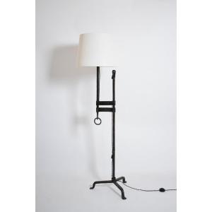 Lampadaire trépied en fer forgé, années 1950.