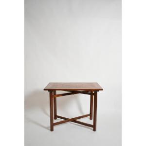 Table d'échecs à piètement en X, XIXe siècle.