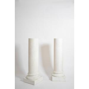 Paire de colonnes néoclassiques en plâtre, années 1930.