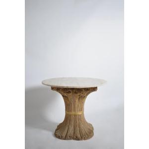 Table ronde en bois sculpté, années 1970.