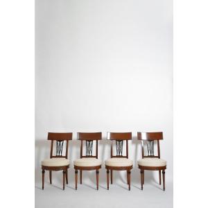 Ensemble de quatre chaises néoclassiques des années 1920.