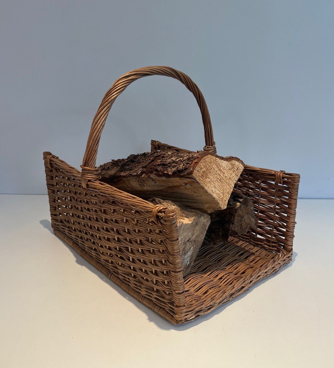 Porte-bûches En Rotin. Travail Français. Vers 1970