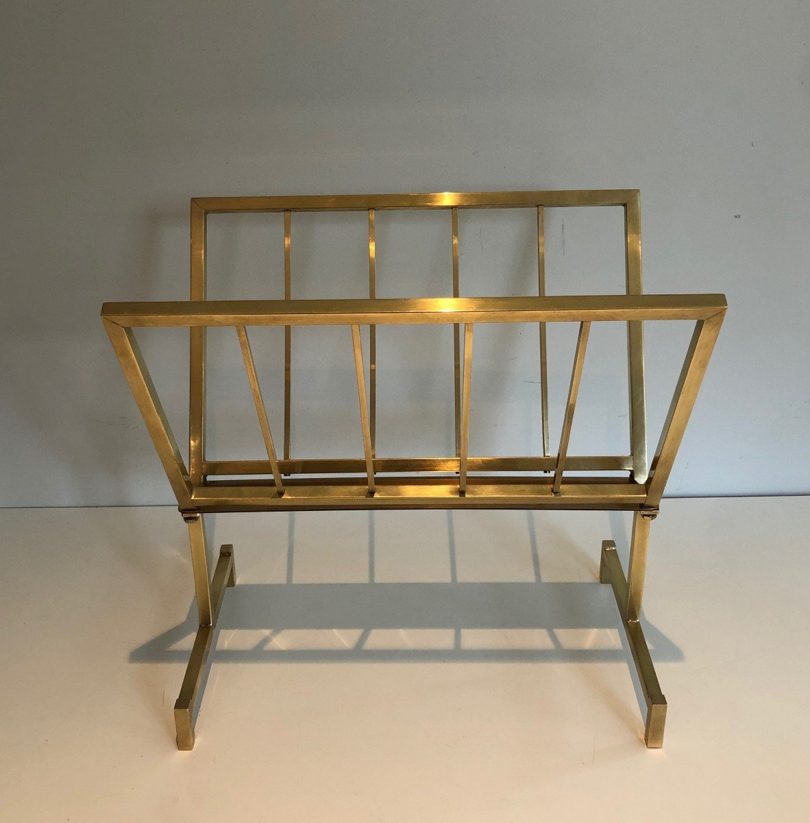 Porte-revues Design En Laiton. Travail Français. Vers 1970-photo-7