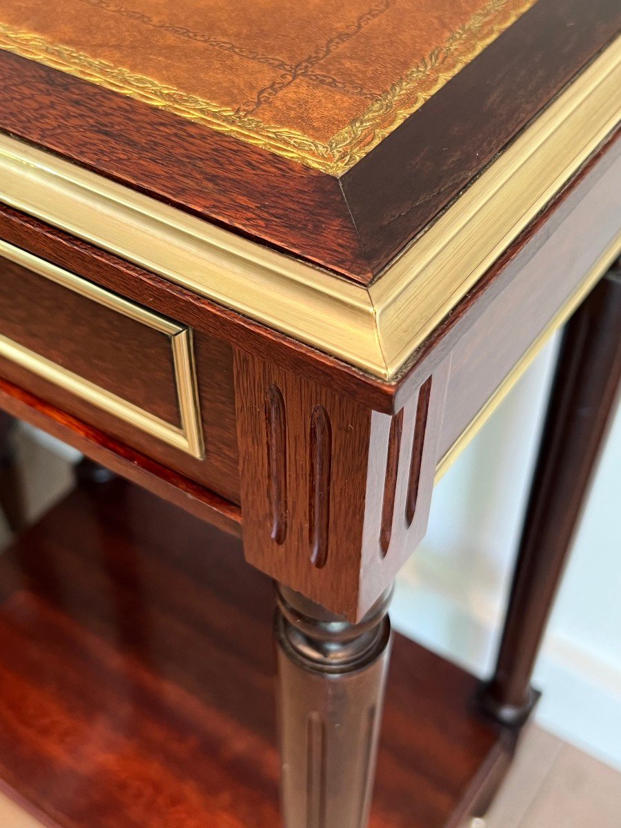 Pair Of Mahogany And Brass Side Tables With Leather Tops In The Style Of Maison Jansen-photo-3