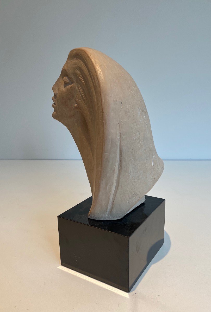 Sculpture En Terre Cuite Représentant Un Visage De Femme. Travail Signé De Austin Prod. 1980-photo-2