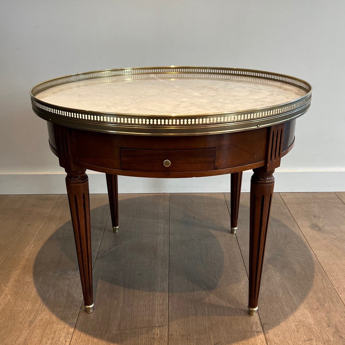 Neoclassical Style Round Mahogany Coffee Table With Brass And White Carrara Marble Top-photo-2
