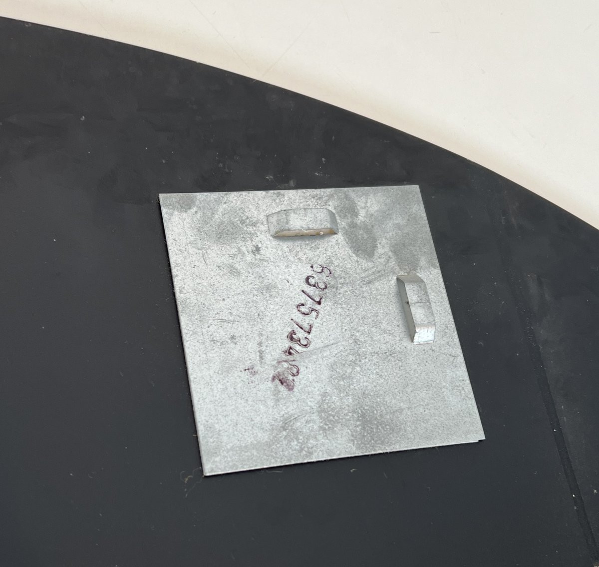 Important miroir de forme ovale à positionner horizontalement. Travail Italien de Fontana Arte.-photo-7