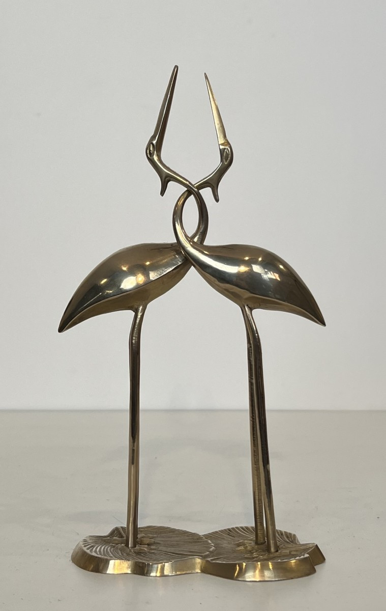 Sculpture en laiton représentant 2 oiseaux enlacés. Travail Français. Vers 1970