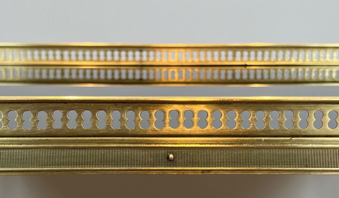 Paire de Boûts de Canapé de Style Néoclassique en Laiton et Plateaux de Verre Laqué Noir de la -photo-5