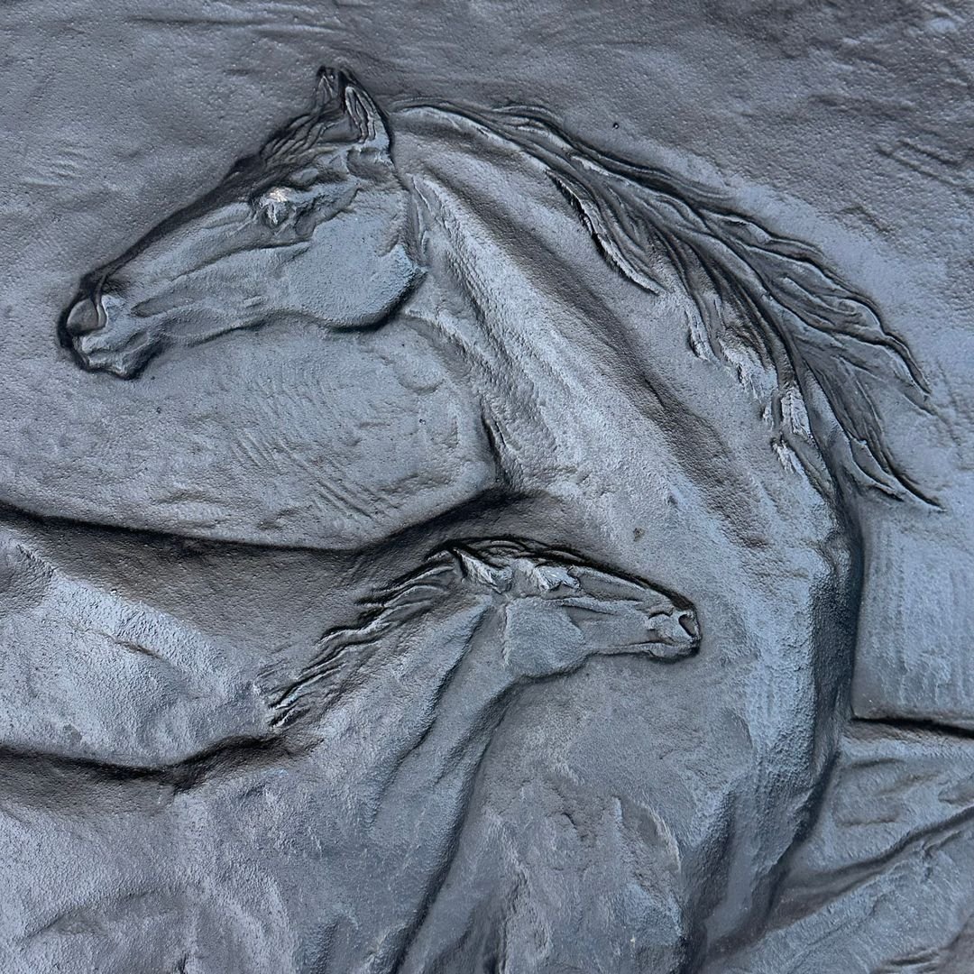 Cast Iron Fireback Showing Horses Signed Raina By Foundery Stern-photo-3