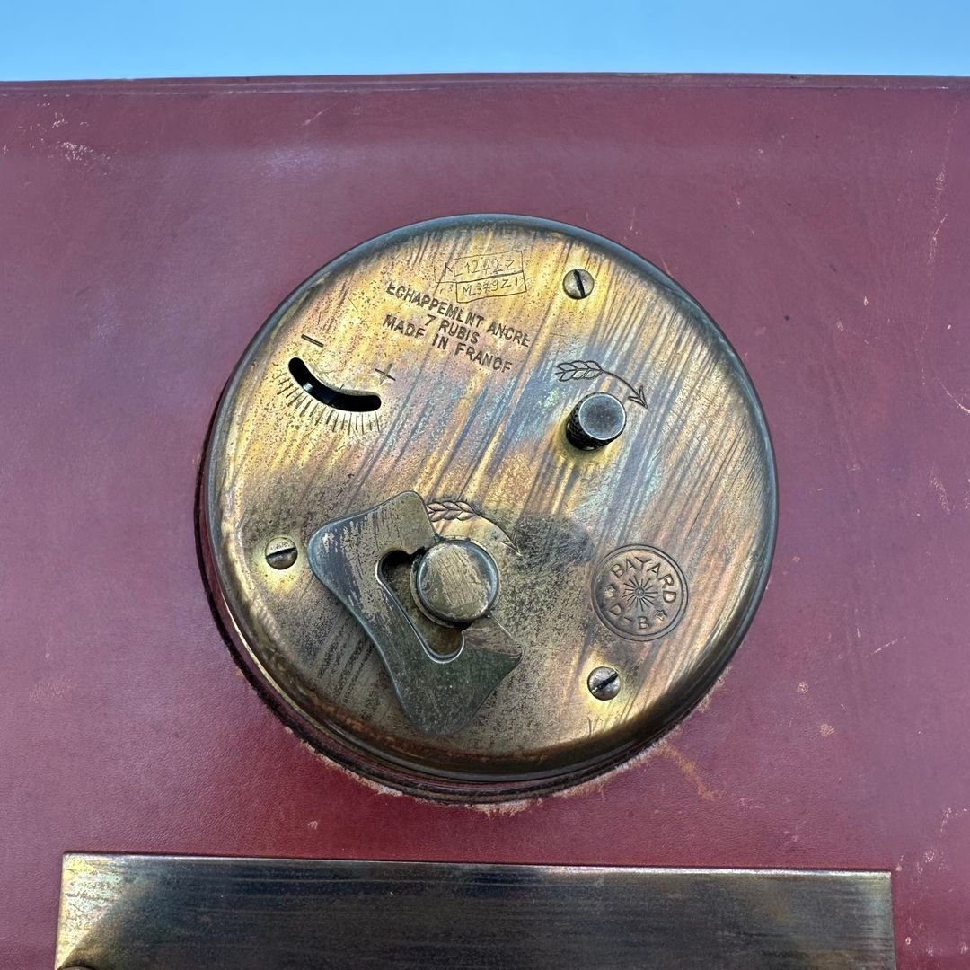 Horloge de bureau Bayard en cuir gainé et laiton – France, 1953-photo-3