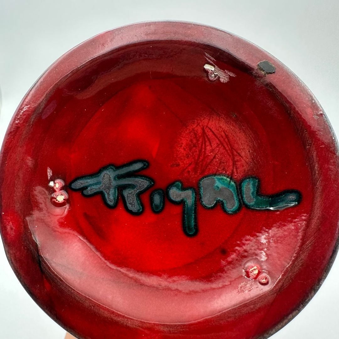 Bouteille moderniste en céramique émaillée rouge à bouchon sculptural – Signée, vers 1970-photo-4